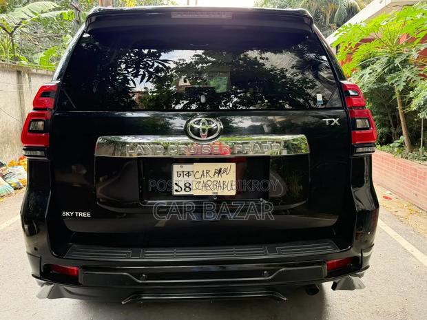 Toyota Land Cruiser Prado 2.7 2022 Black