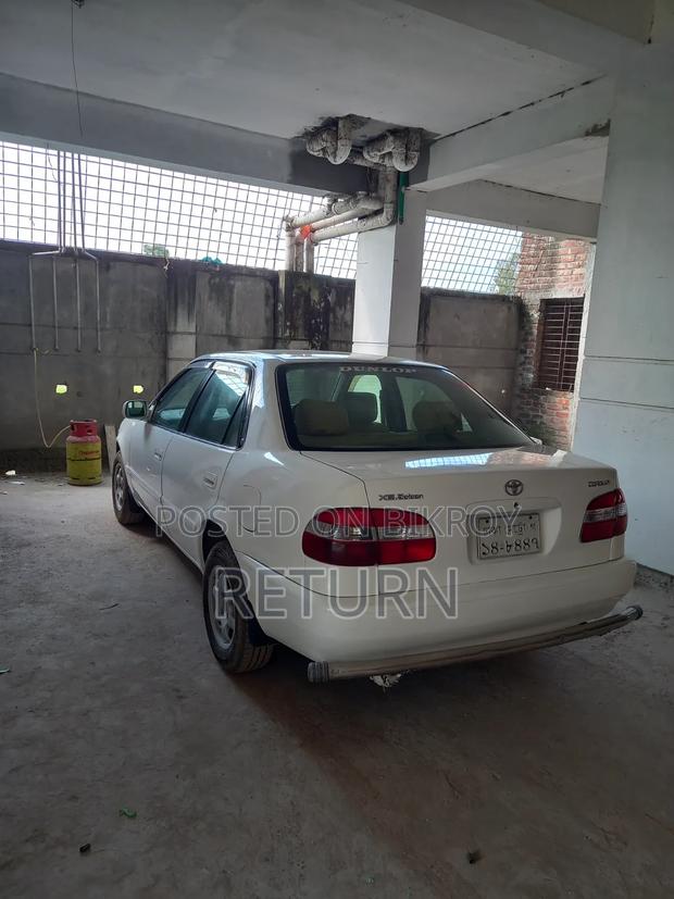 Toyota Corolla Automatic 1999 White