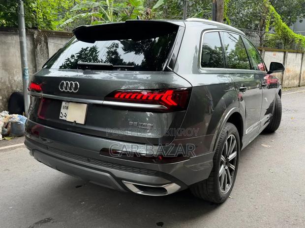 Audi Q7 Premium Plus 2022 Gray