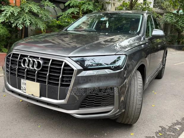 Audi Q7 Premium Plus 2022 Gray