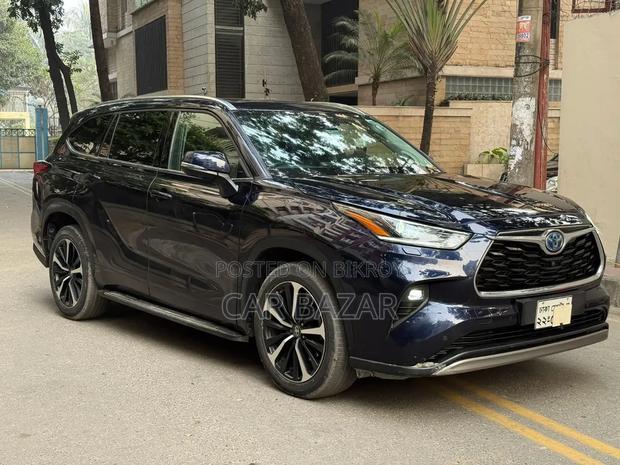Toyota Highlander 2022 Blue