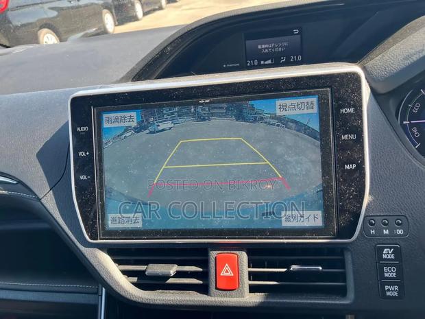 Toyota Esquire 1.8 FWD Hybrid (7 Seater) 2021 Pearl