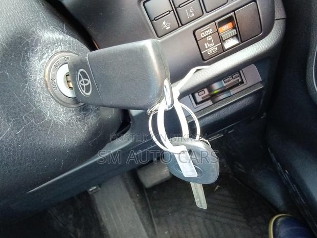Toyota Noah 2021 Silver