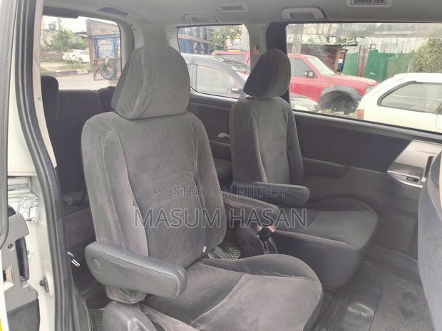 Toyota Noah 2.0 143hp AWD (7 Seater) 2012 Pearl