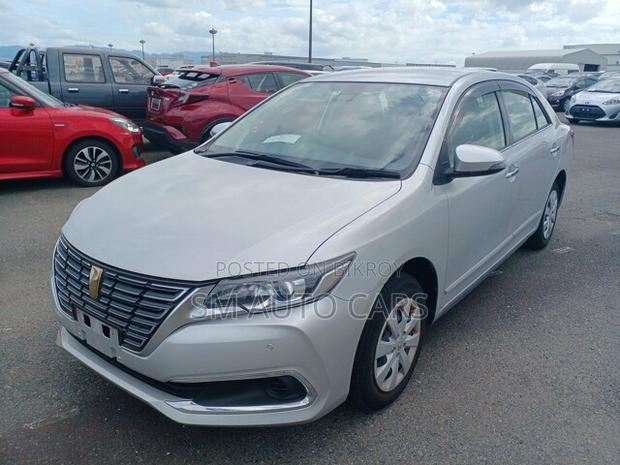 Toyota Premio 2021 Silver
