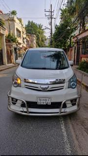 Toyota Noah 2.0 143hp AWD (8 Seater) 2013 Pearl for sale
