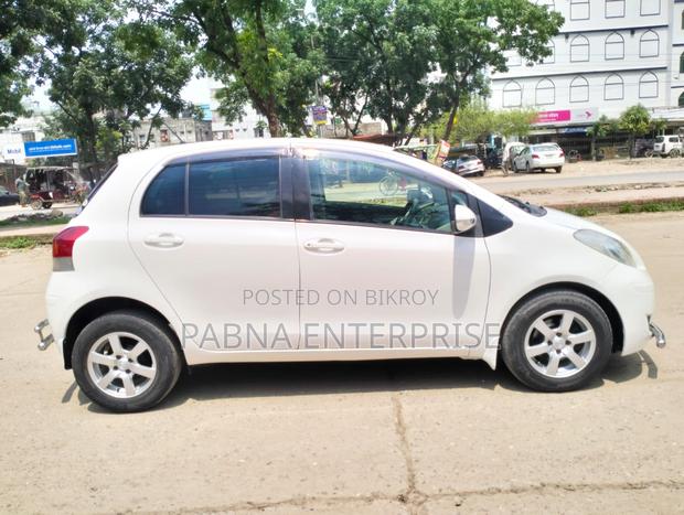 Toyota Vitz 2009 White