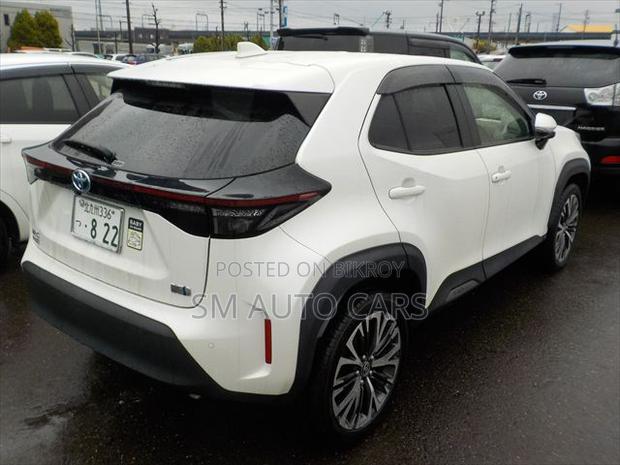 Toyota Yaris Cross 1.5 Hybrid FWD 2022 Pearl