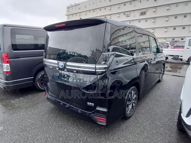 Toyota Voxy 2022 Black