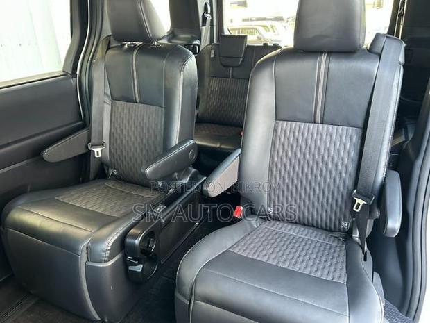 Toyota Noah 2022 Pearl