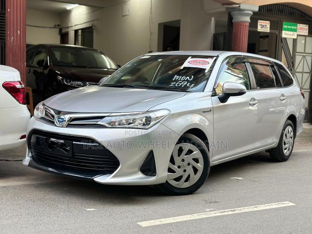 Toyota Corolla Fielder 1.5 Hybrid FWD 2020 Silver