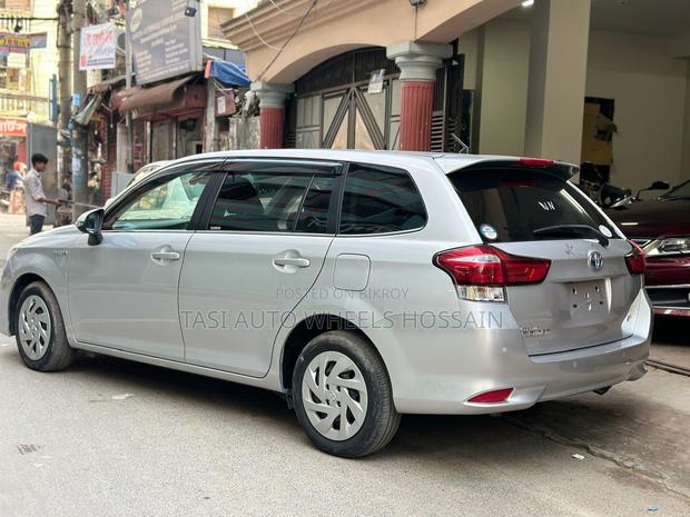 Toyota Corolla Fielder 1.5 Hybrid FWD 2020 Silver