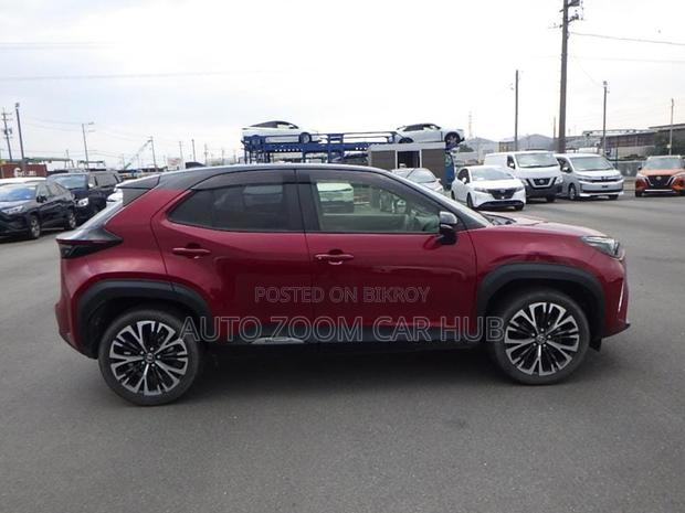 New Toyota Yaris Cross 1.5 Hybrid AWD 2021 Red