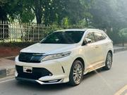 Toyota Harrier 2.0 2018 Pearl for sale
