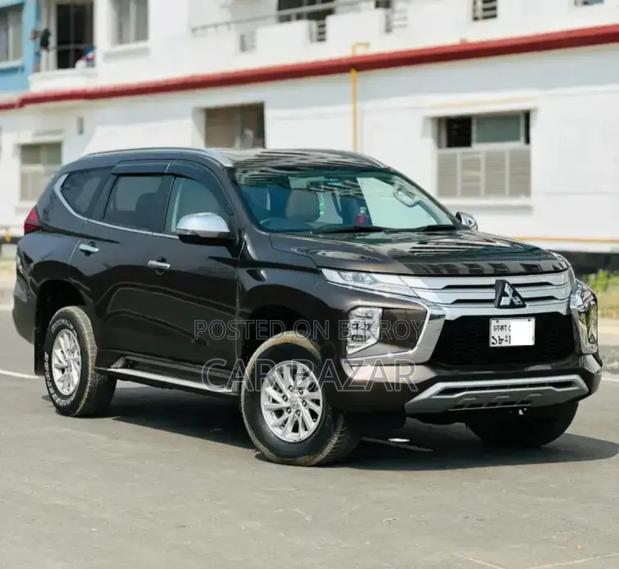 Mitsubishi Pajero 2019 Gray