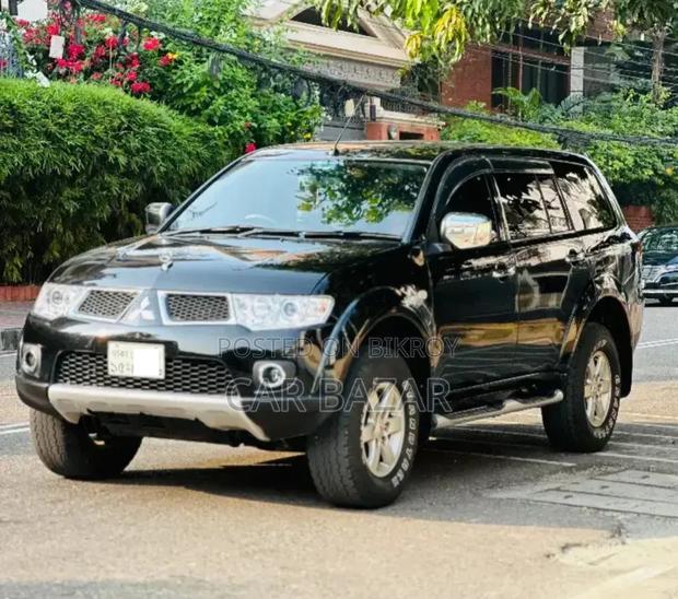 Mitsubishi Pajero 2015 Black