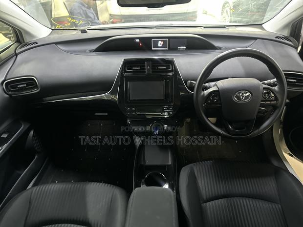 Toyota Prius 2020 Pearl