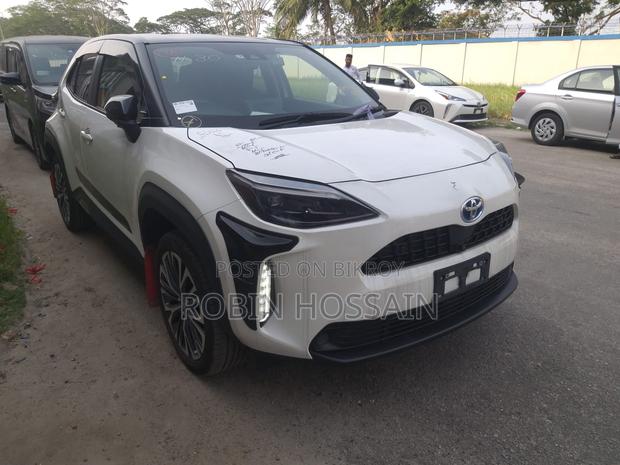 Toyota Yaris Cross 1.5 Hybrid AWD 2021 Pearl