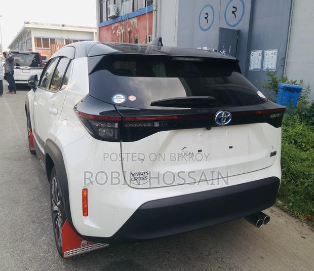 Toyota Yaris Cross 1.5 Hybrid AWD 2021 Pearl