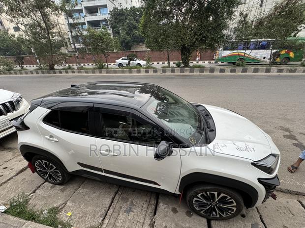 Toyota Yaris Cross 1.5 Hybrid AWD 2021 Pearl