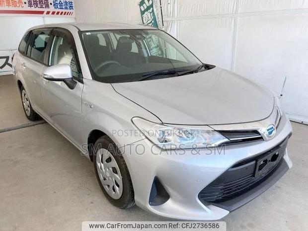 Toyota Corolla Fielder 1.5 Hybrid FWD 2021 Silver