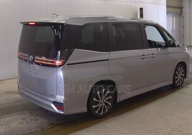 Toyota Voxy 2022 Gray