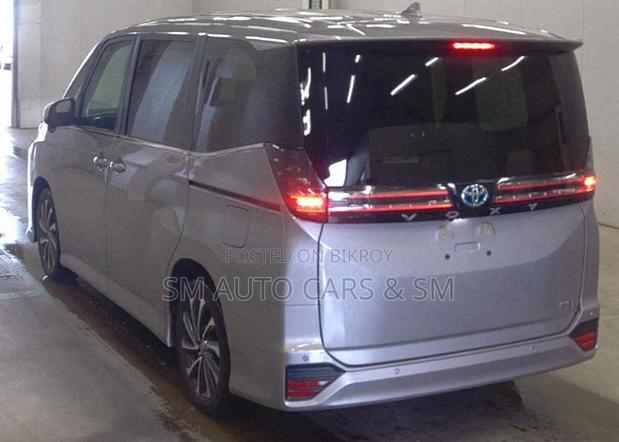Toyota Voxy 2022 Gray