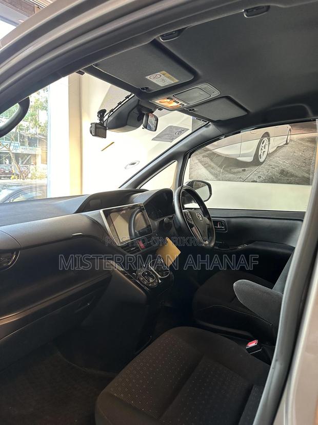 Toyota Noah 1.8 FWD Hybrid (7 Seater) 2021 Brown