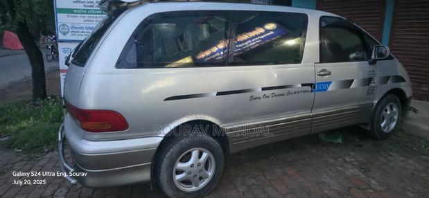 Toyota Estima 1995 Silver