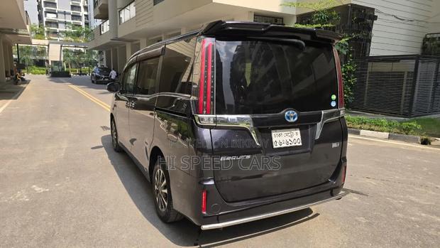 Toyota Esquire 2017 Black