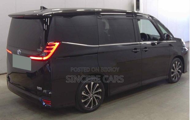 Toyota Noah 2022 Black