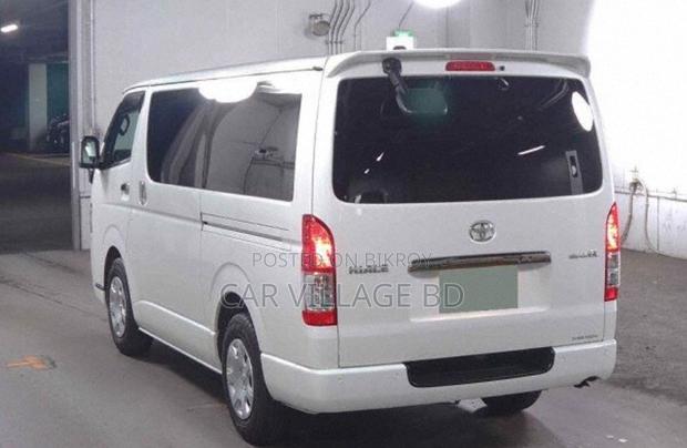 Toyota HiAce 2020 Pearl