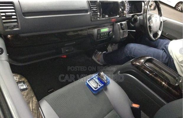 Toyota HiAce 2020 Pearl