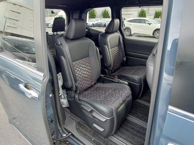 Toyota Voxy 2022 Gray