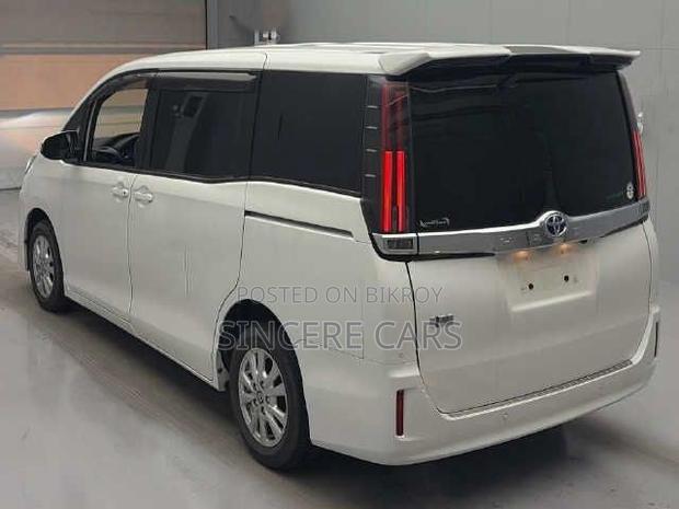 Toyota Noah 2021 Pearl