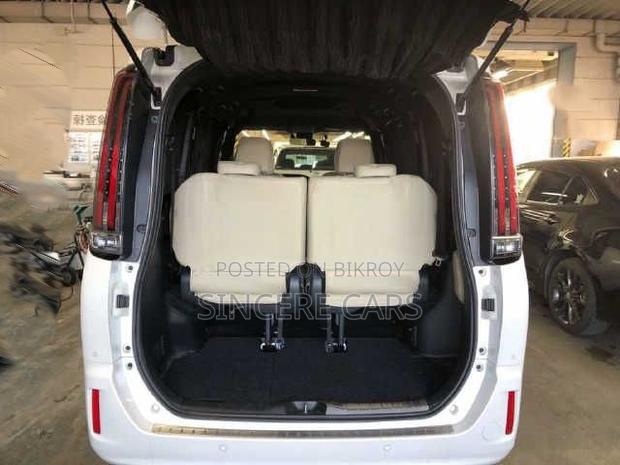 Toyota Noah 2021 Pearl