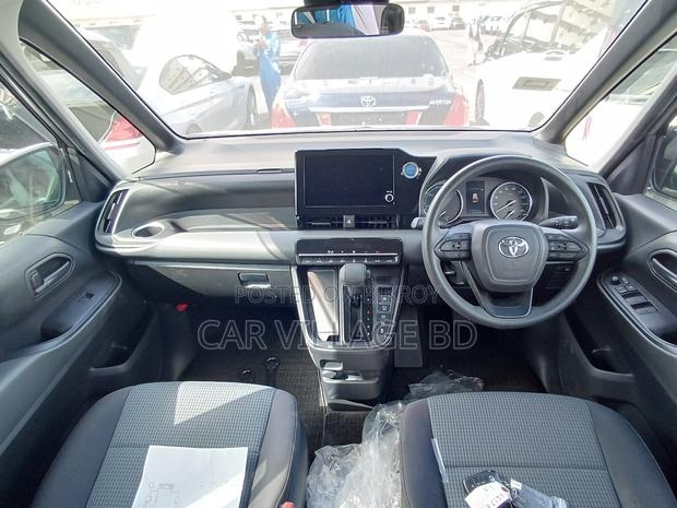 Toyota Noah 2022 Gray