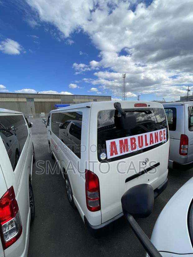 Toyota HiAce 2020 White