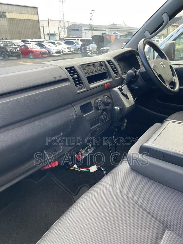 Toyota HiAce 2020 White