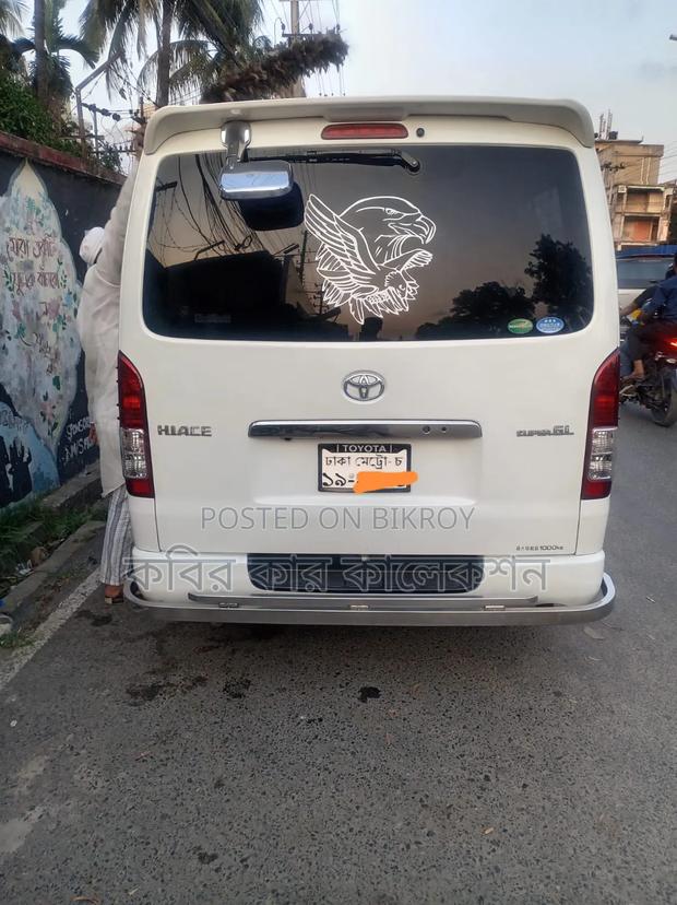 Toyota HiAce 2015 Pearl