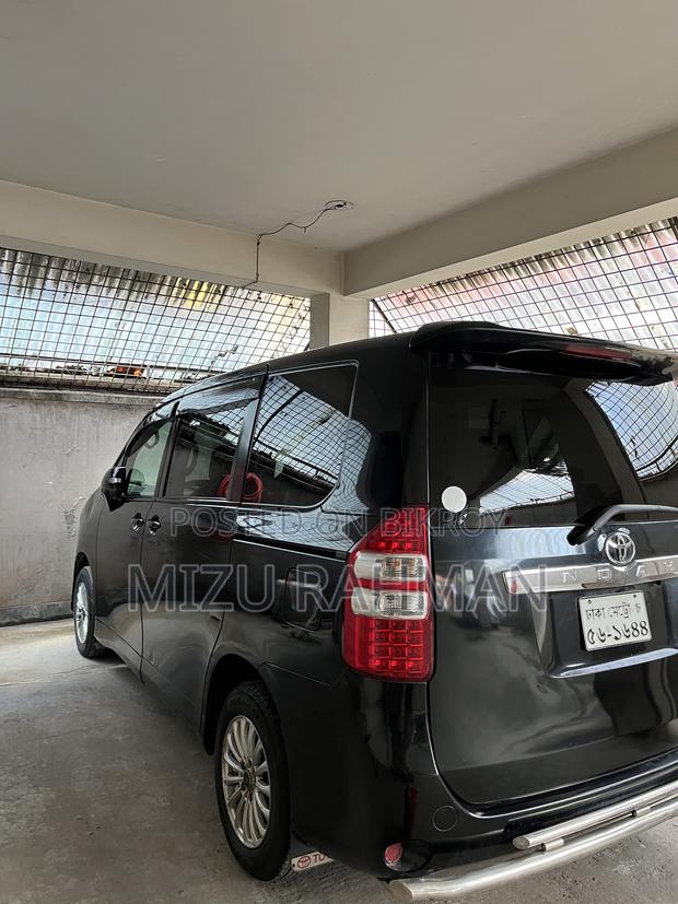 Toyota Noah 2013 Black