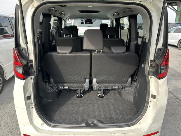 Toyota Noah 2022 Pearl