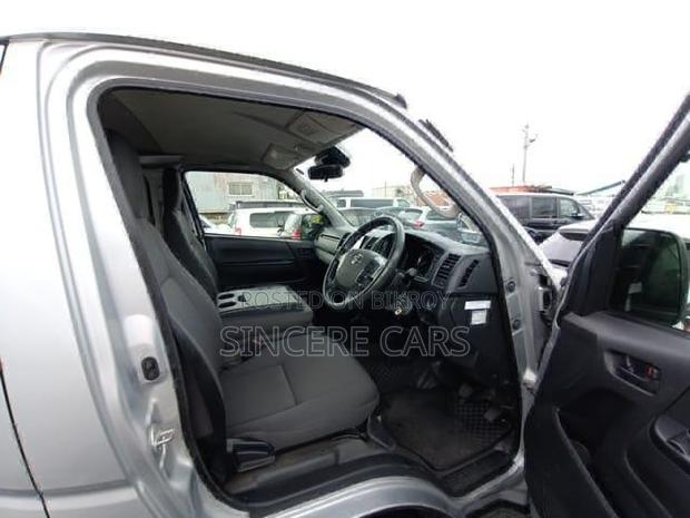 Toyota HiAce 2021 Silver