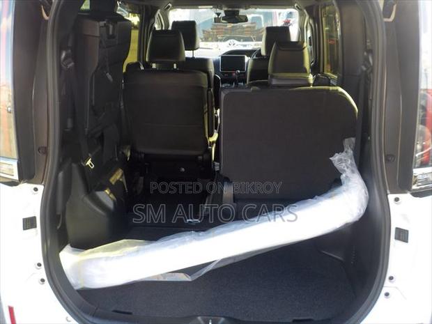 Toyota Esquire 2.0 FWD (7 Seater) 2021 Pearl