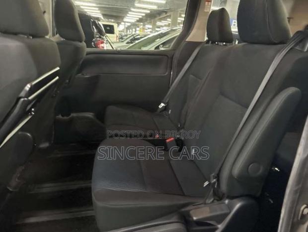 Toyota Noah 2021 Silver