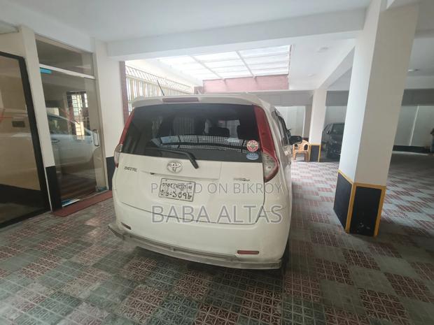 Toyota Passo Sette 2011 Pearl