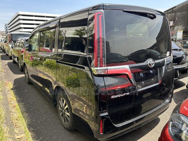 Toyota Esquire 2.0 FWD (7 Seater) 2021 Black