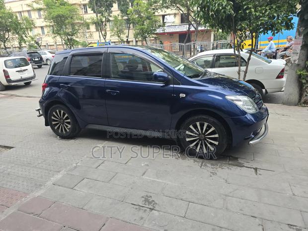 Toyota IST 2004 Blue