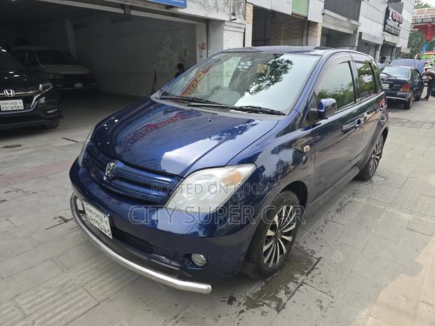 Toyota IST 2004 Blue