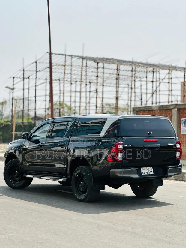 Toyota Hilux Revo Double Cab Deisel 2.4 RWD 2018 Black